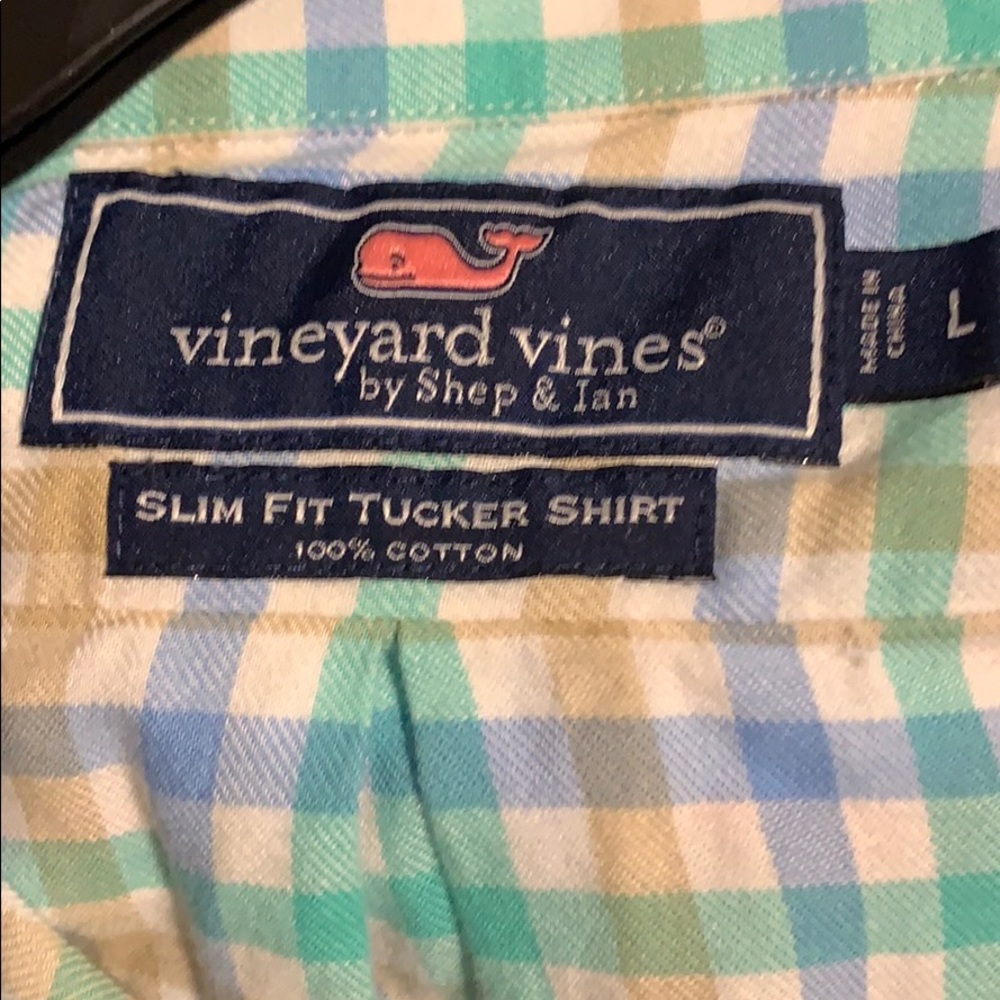 Vineyard Vines Button Down - image 2